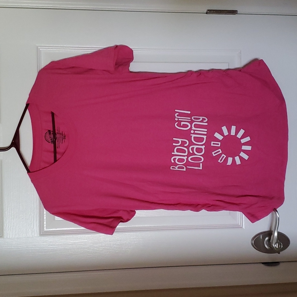 Baby girl loading Maternity t shirt